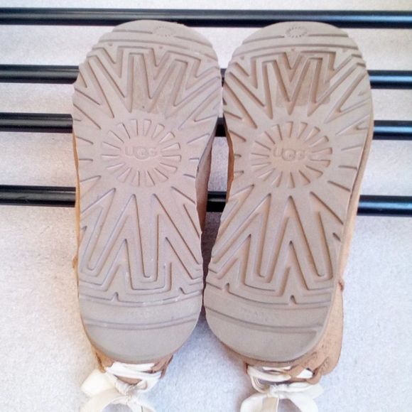 UGG Women Suede Mini Bailey Bow Boots II - NEW - Picture 7 of 7